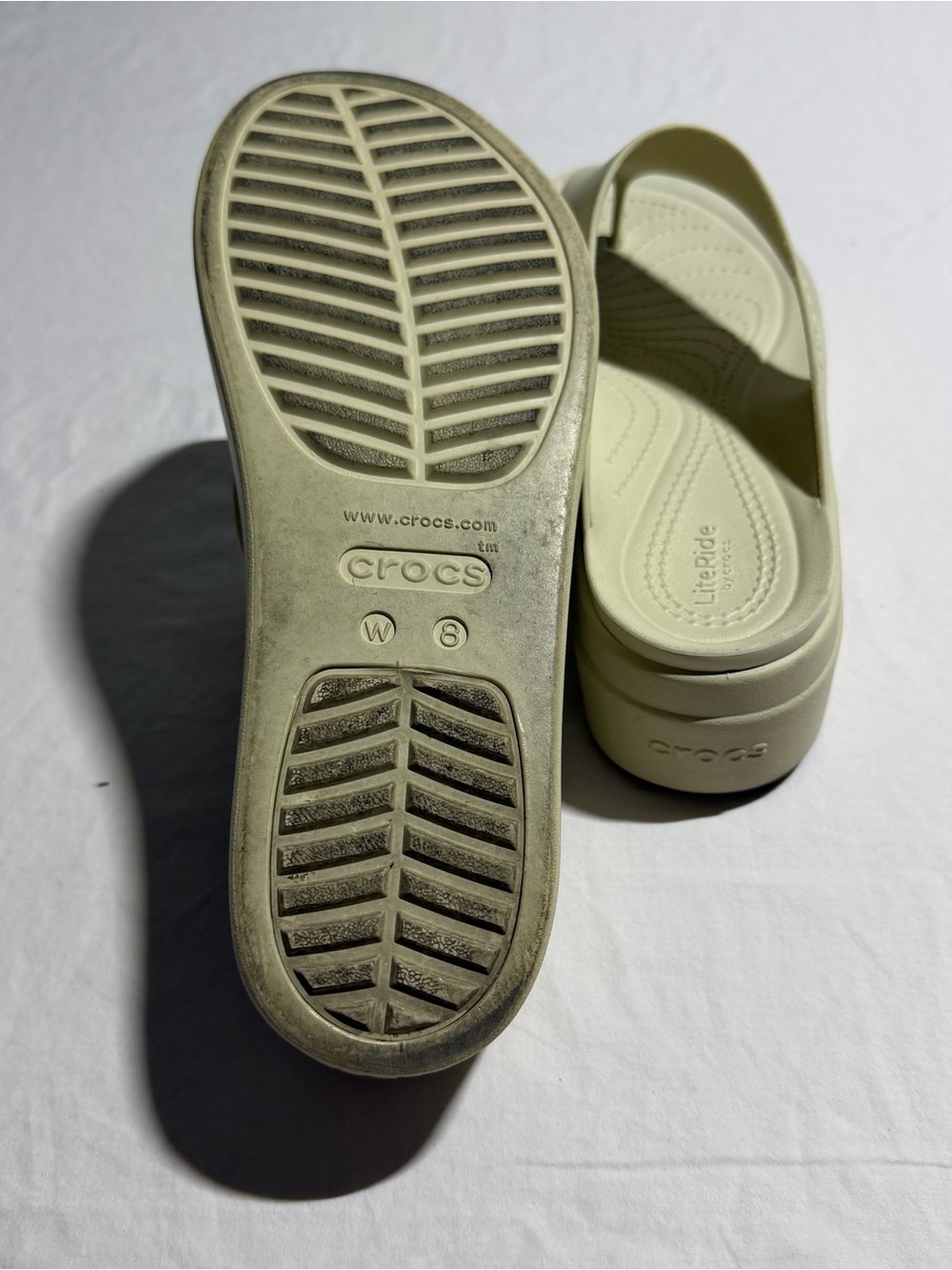 Crocs Women's Brooklyn Slip-On Flip Sandals - Picture 9 of 10